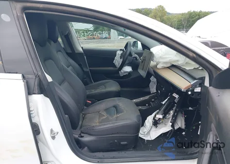 2018 Tesla Model 3 Long Range/Performance z USA, uszkodzony, nr VIN 5YJ3E1EB7JF115583